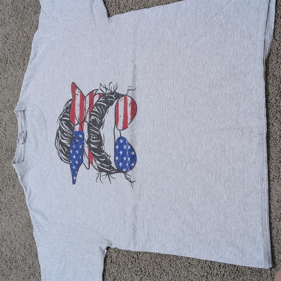4/$12 American Flag Mama Messy Bun Graphic T-Shirt Large Gray Red White Blue - Picture 6 of 9